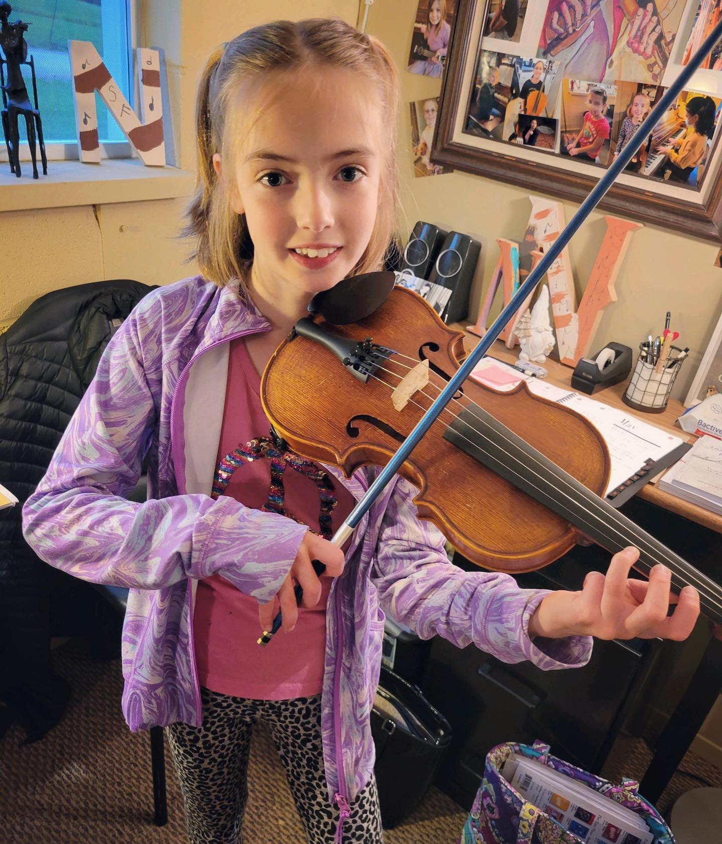 #UMCRedWing violin student Makayla loves playing music and practicing with her teacher Susan! #musiclessons